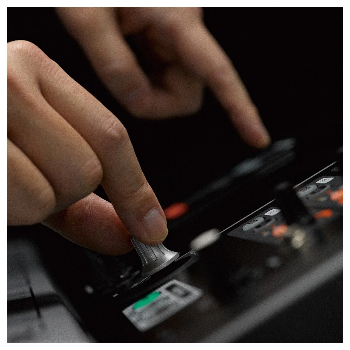 YAMAHA TF3 MESA DE MEZCLAS DIGITAL - Image 17