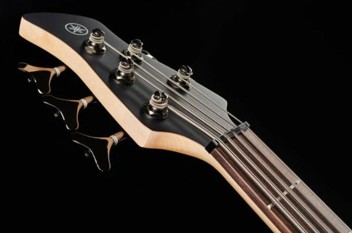 YAMAHA TRBX505 TBL BAJO ELECTRICO 5 CUERDAS TRANSLUCENT BLACK - Image 15