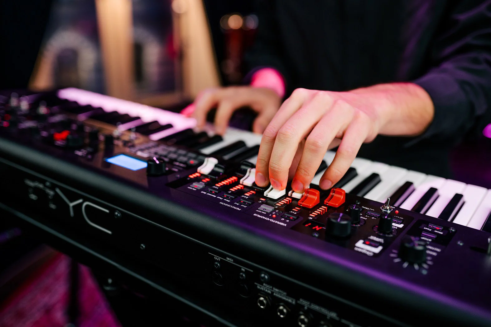 YAMAHA YC61 TECLADO DE ESCENARIO 61 TECLAS - Image 14